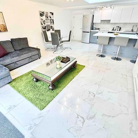 Paradigm House, Stunning 2-Bedroom Apartment 1, Free Parking, 옥스퍼드 외부 사진